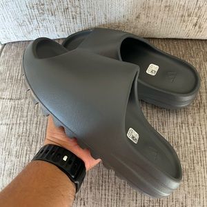 Yeezy Slide SOLDDD !!